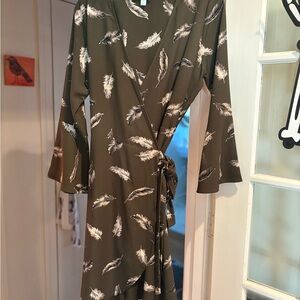 Veronica M Olive Feather Print Long Sleeve Dress